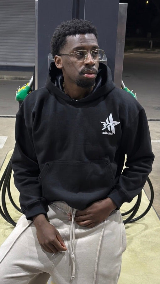 ESSENTIAL BLACK HOODIE